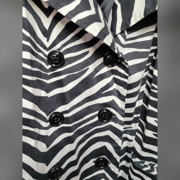 Black and White Zebra Print Coat - Picture 4 of 6